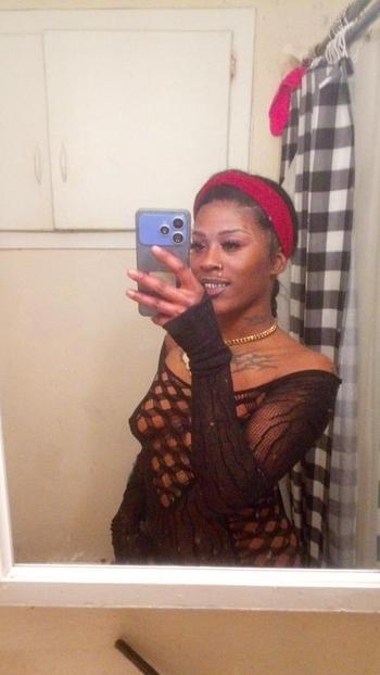 Azurl, 24  female escort, Peoria